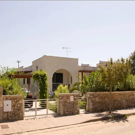 Otranto: Independent In An Elegant Residential Area, 550m From The Sea Holiday home *
